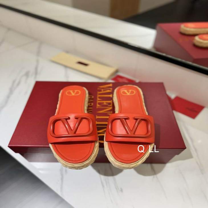 Picture of Valentino Slippers _SKUValentinosz35-40LL070178